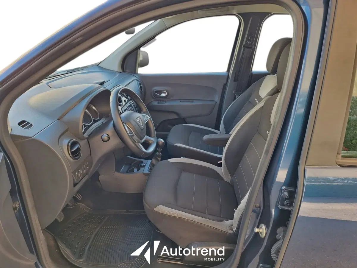 Dacia Lodgy usata a Bari (5)