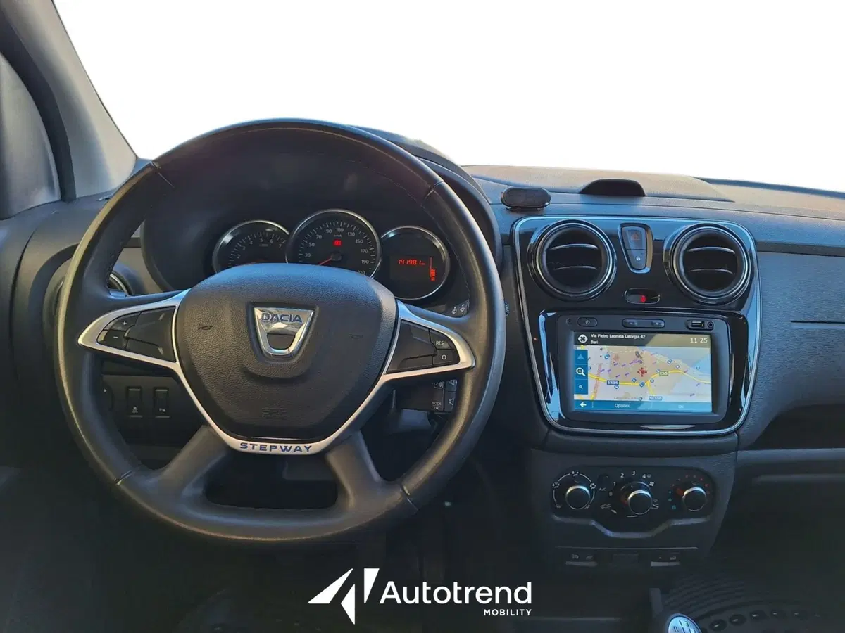 Dacia Lodgy usata a Bari (8)