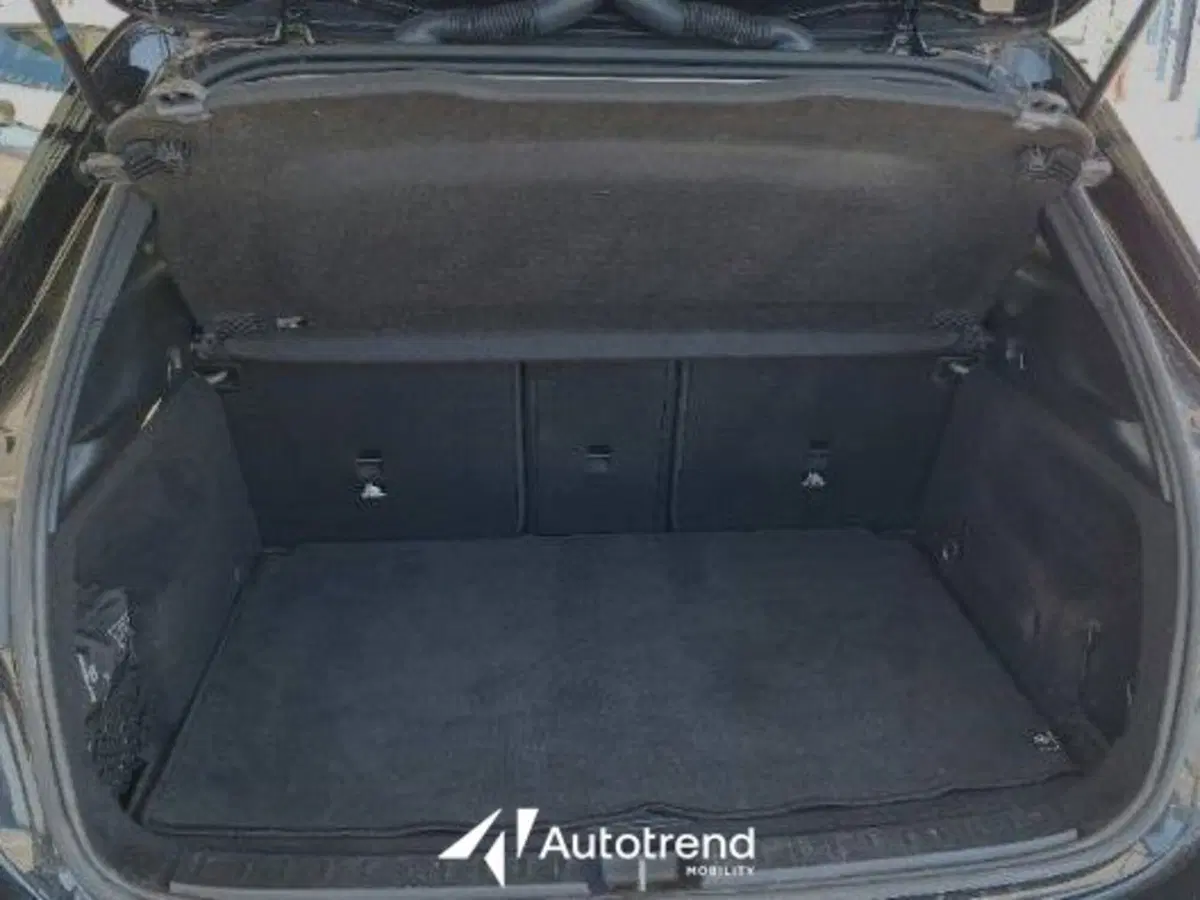 Mercedes-Benz GLA SUV usata a Bari (11)