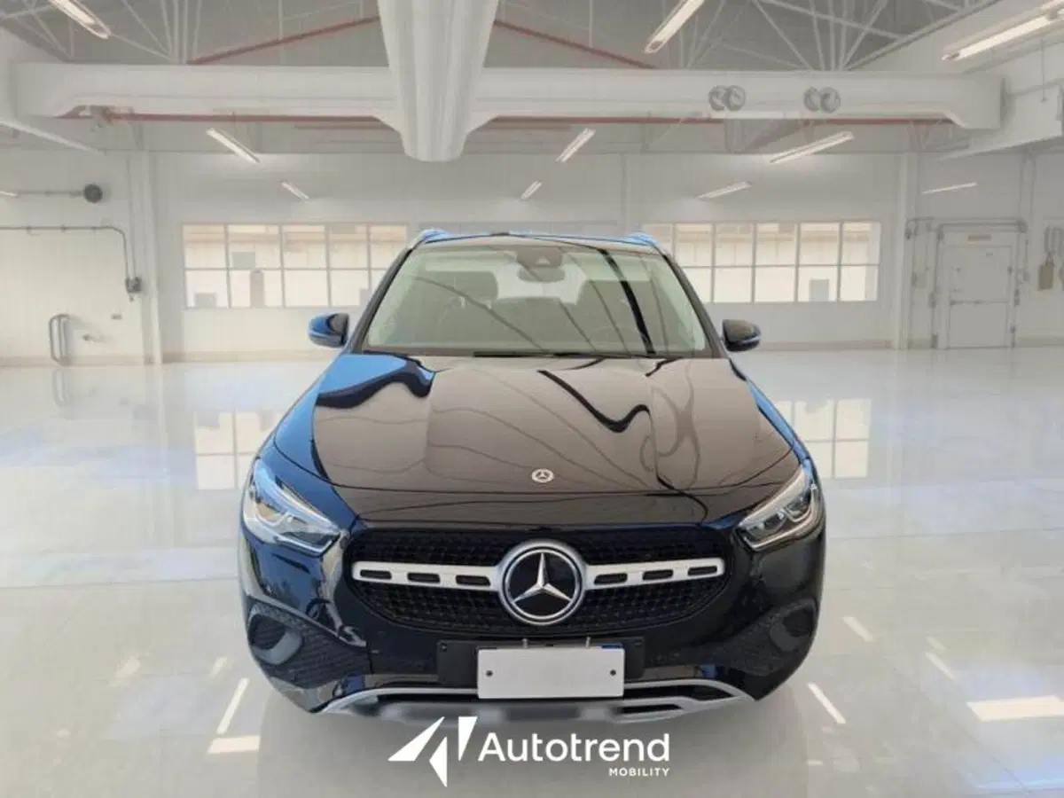 Mercedes-Benz GLA SUV usata a Bari (14)