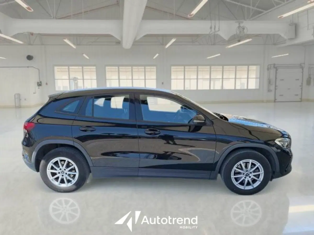 Mercedes-Benz GLA SUV usata a Bari (16)