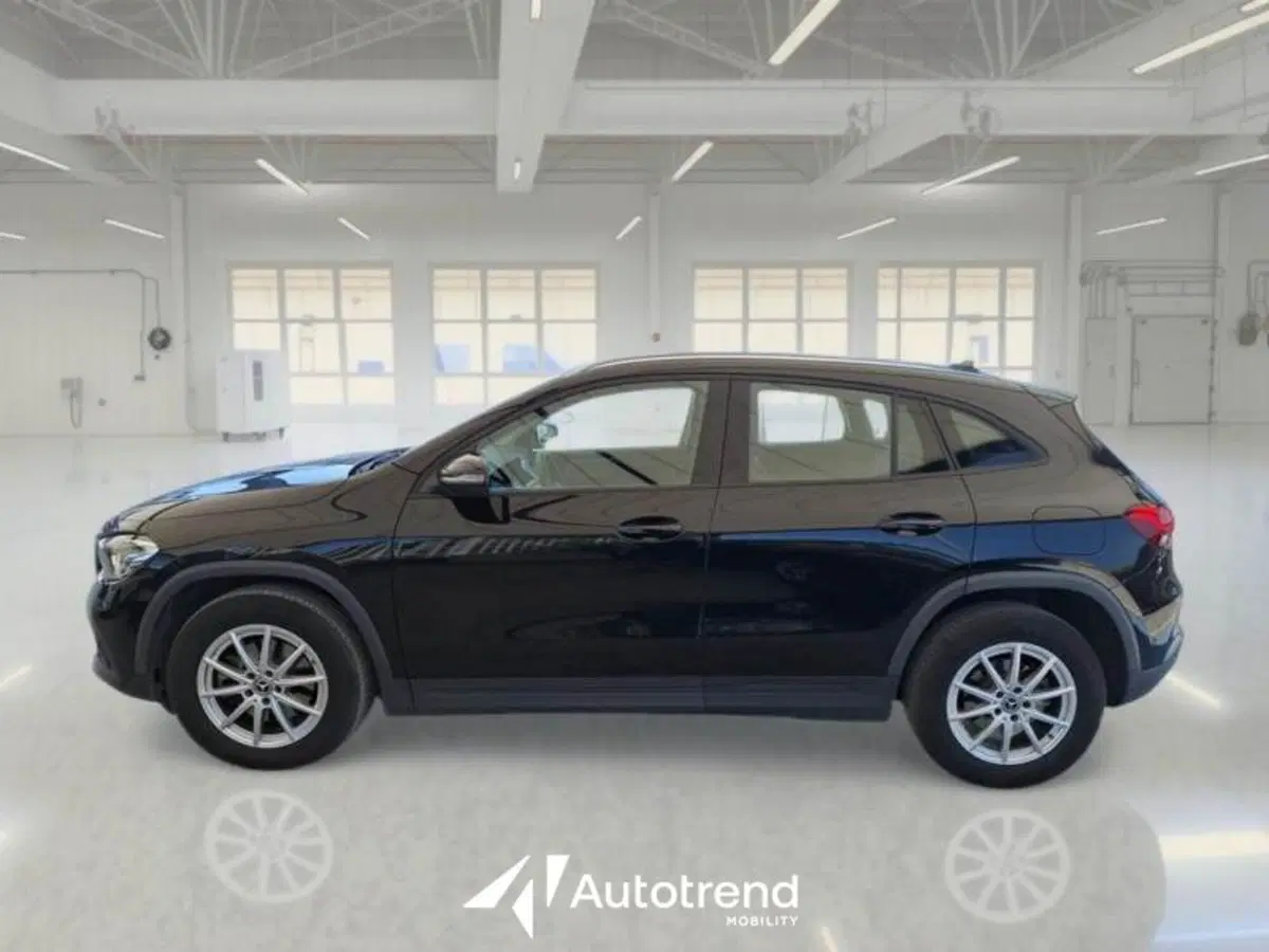 Mercedes-Benz GLA SUV usata a Bari (4)