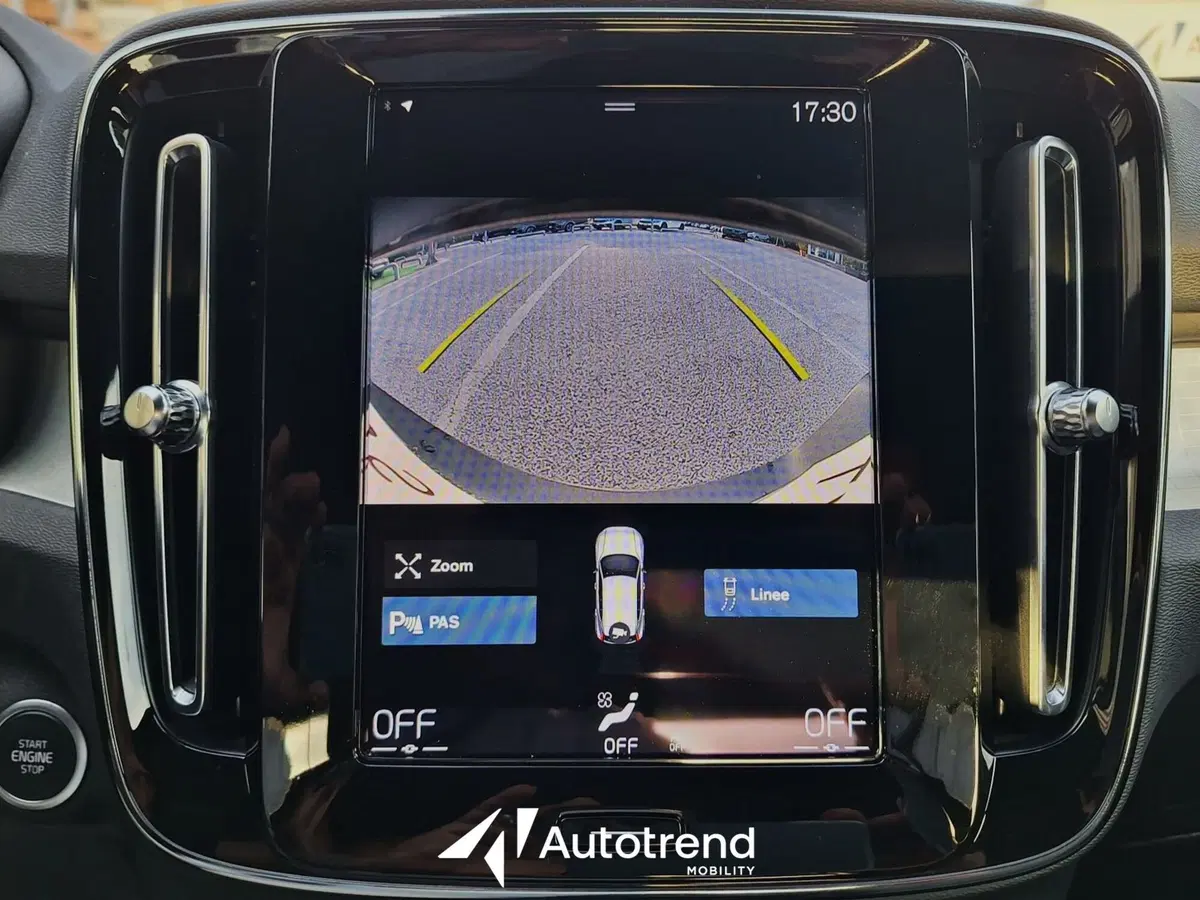 Volvo XC40 usata a Bari (13)