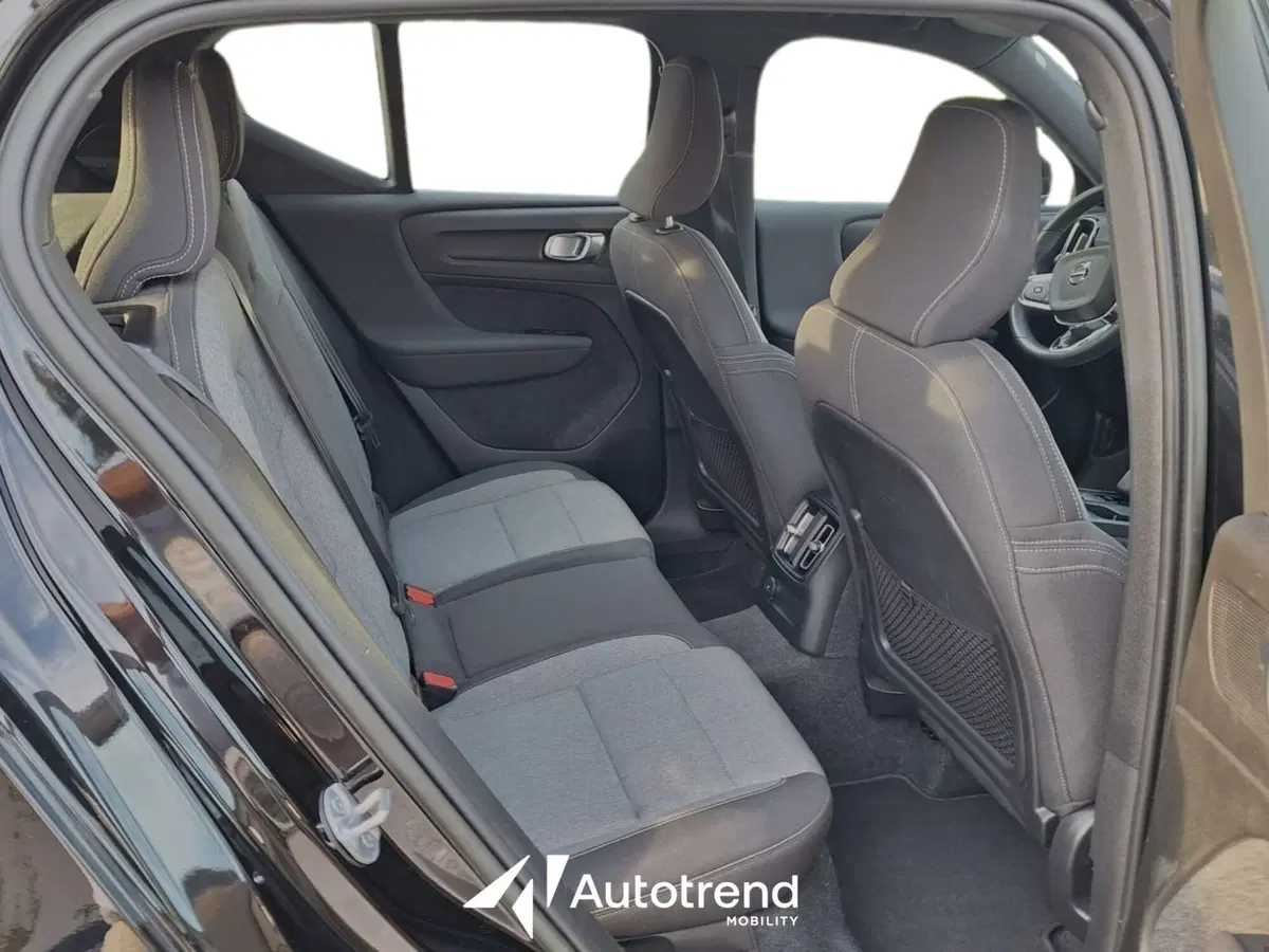 Volvo XC40 usata a Bari (14)
