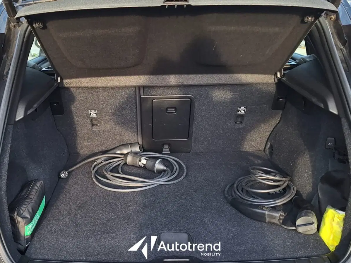 Volvo XC40 usata a Bari (15)