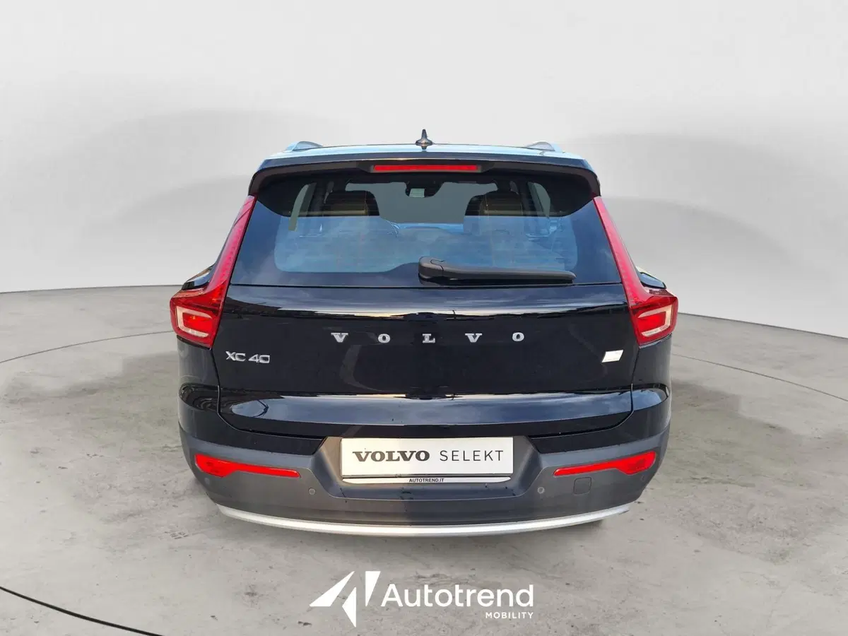 Volvo XC40 usata a Bari (4)