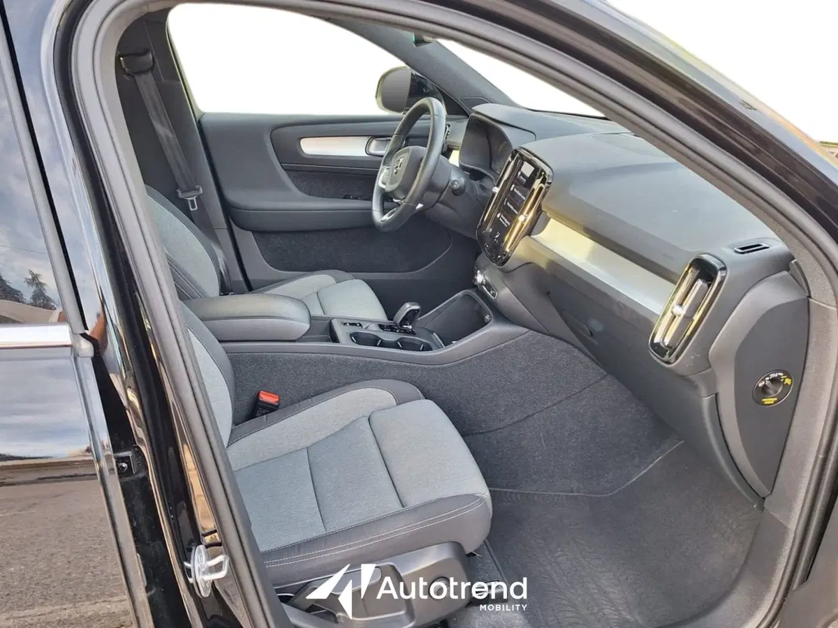 Volvo XC40 usata a Bari (7)