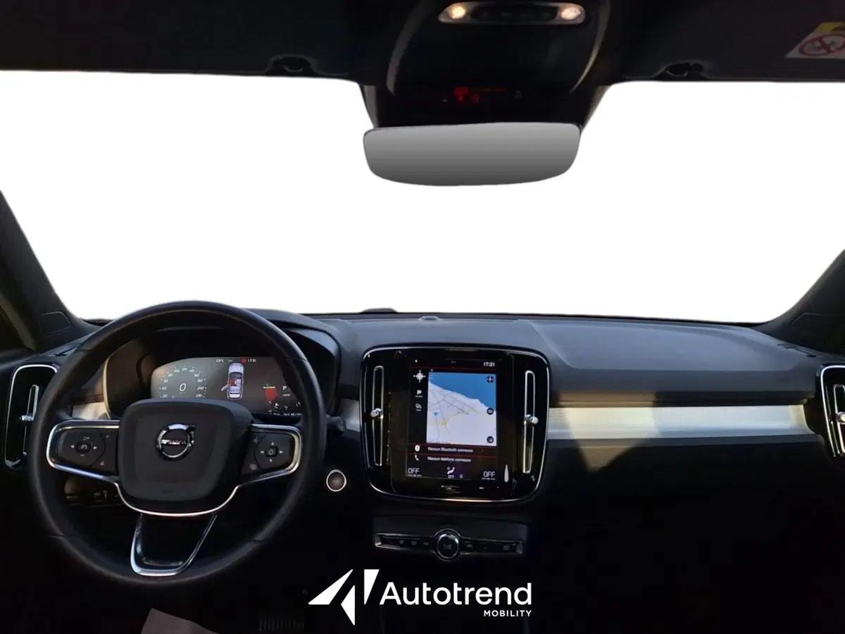 Volvo XC40 usata a Bari (8)