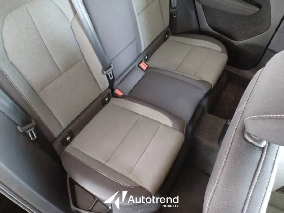 Volvo XC40 usata a Bari (11)