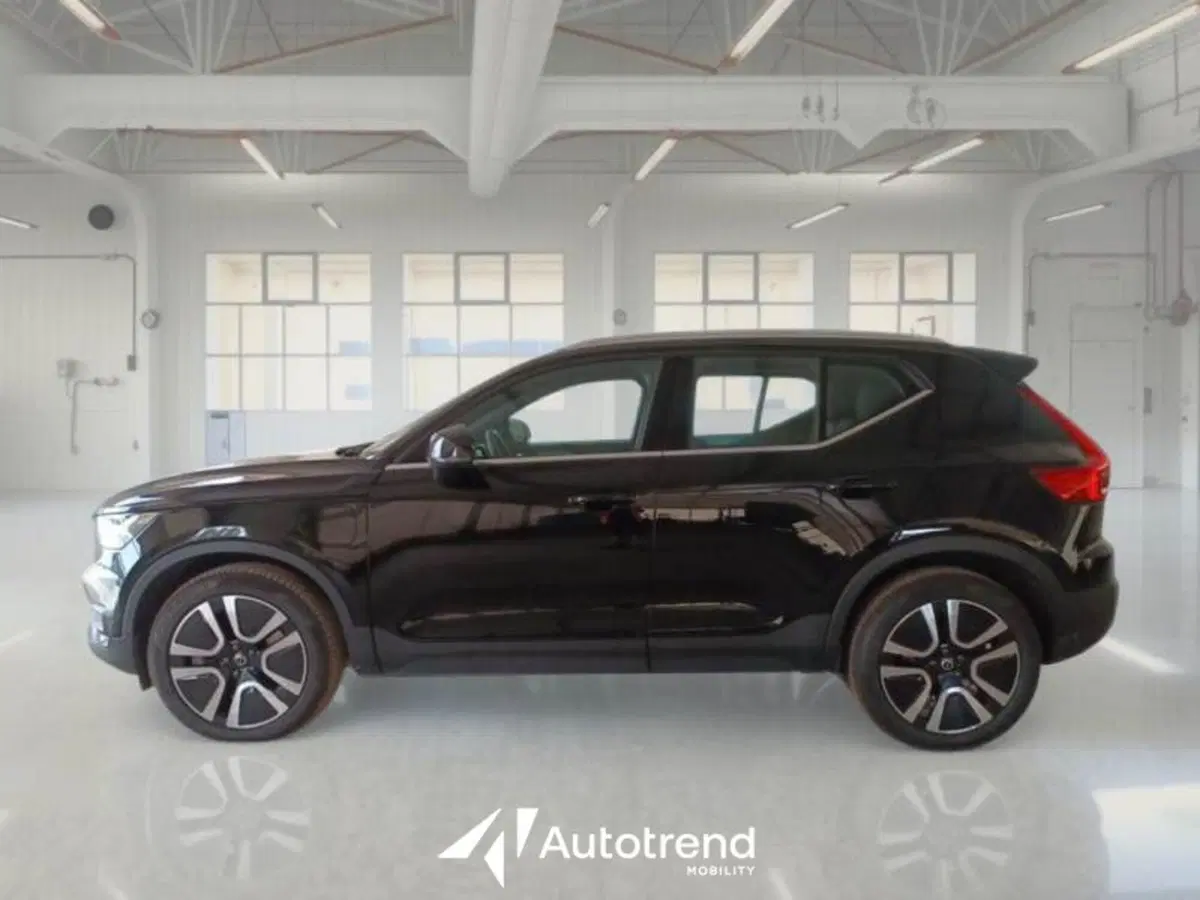 Volvo XC40 usata a Bari (4)