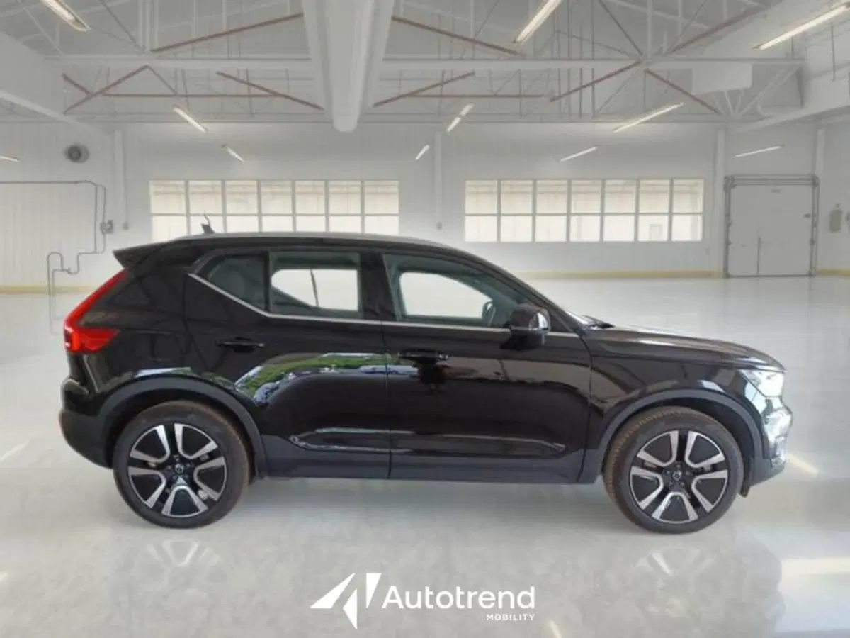 Volvo XC40 usata a Bari (5)