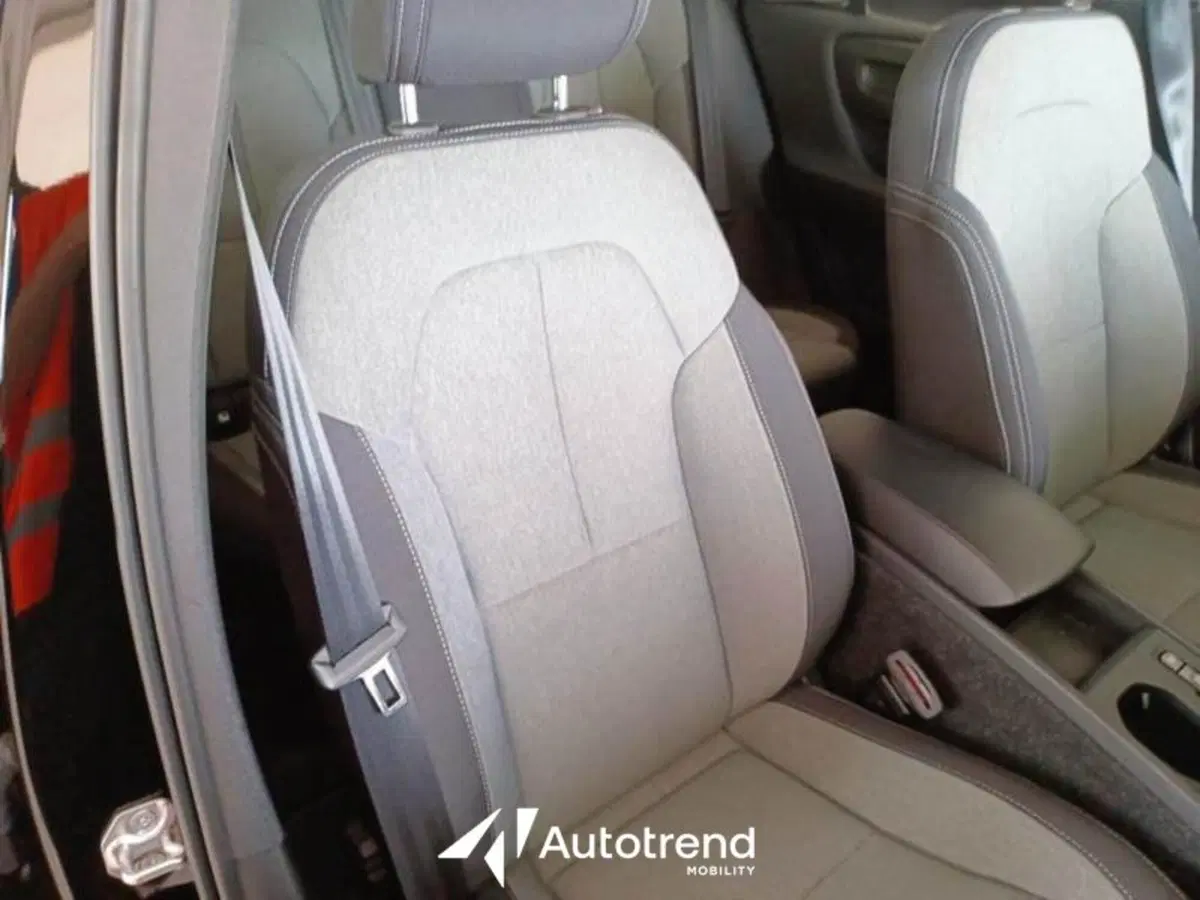 Volvo XC40 usata a Bari (7)