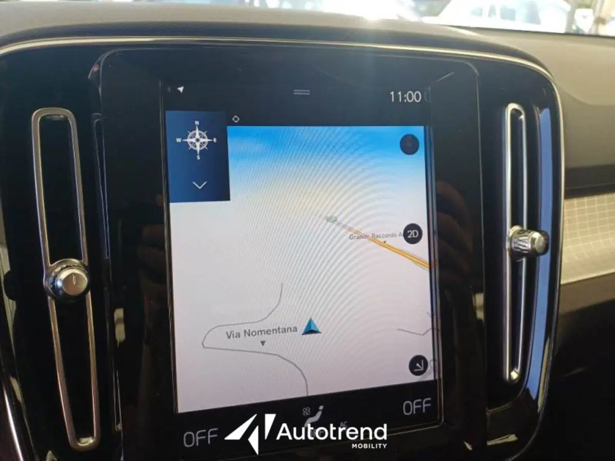 Volvo XC40 usata a Bari (10)
