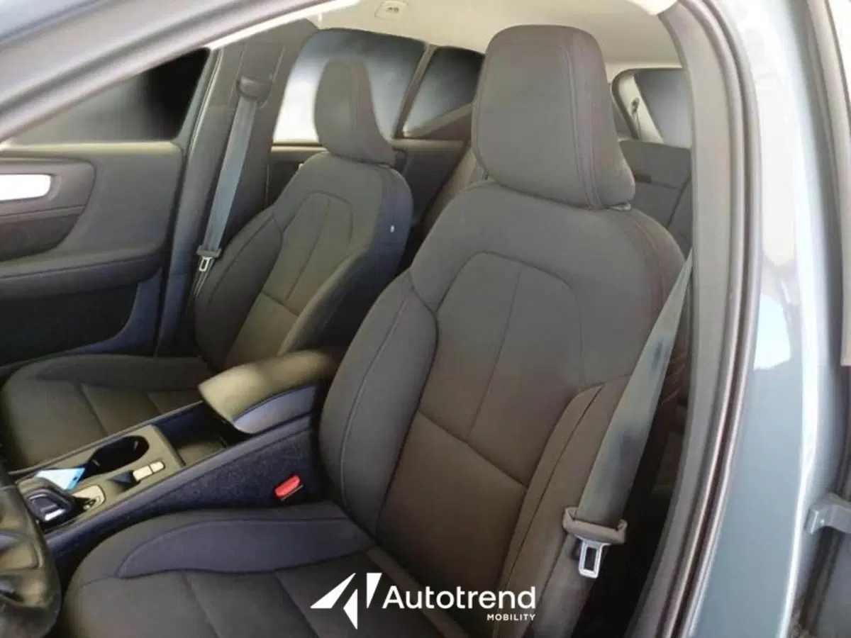 Volvo XC40 usata a Bari (17)