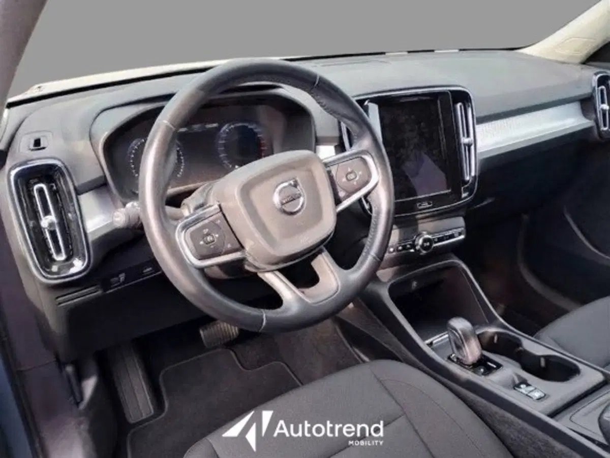 Volvo XC40 usata a Bari (3)
