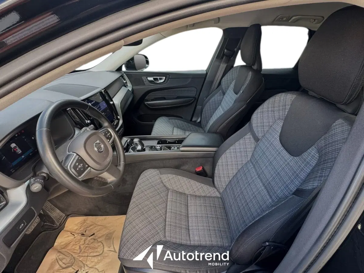 Volvo XC60 usata a Bari (8)