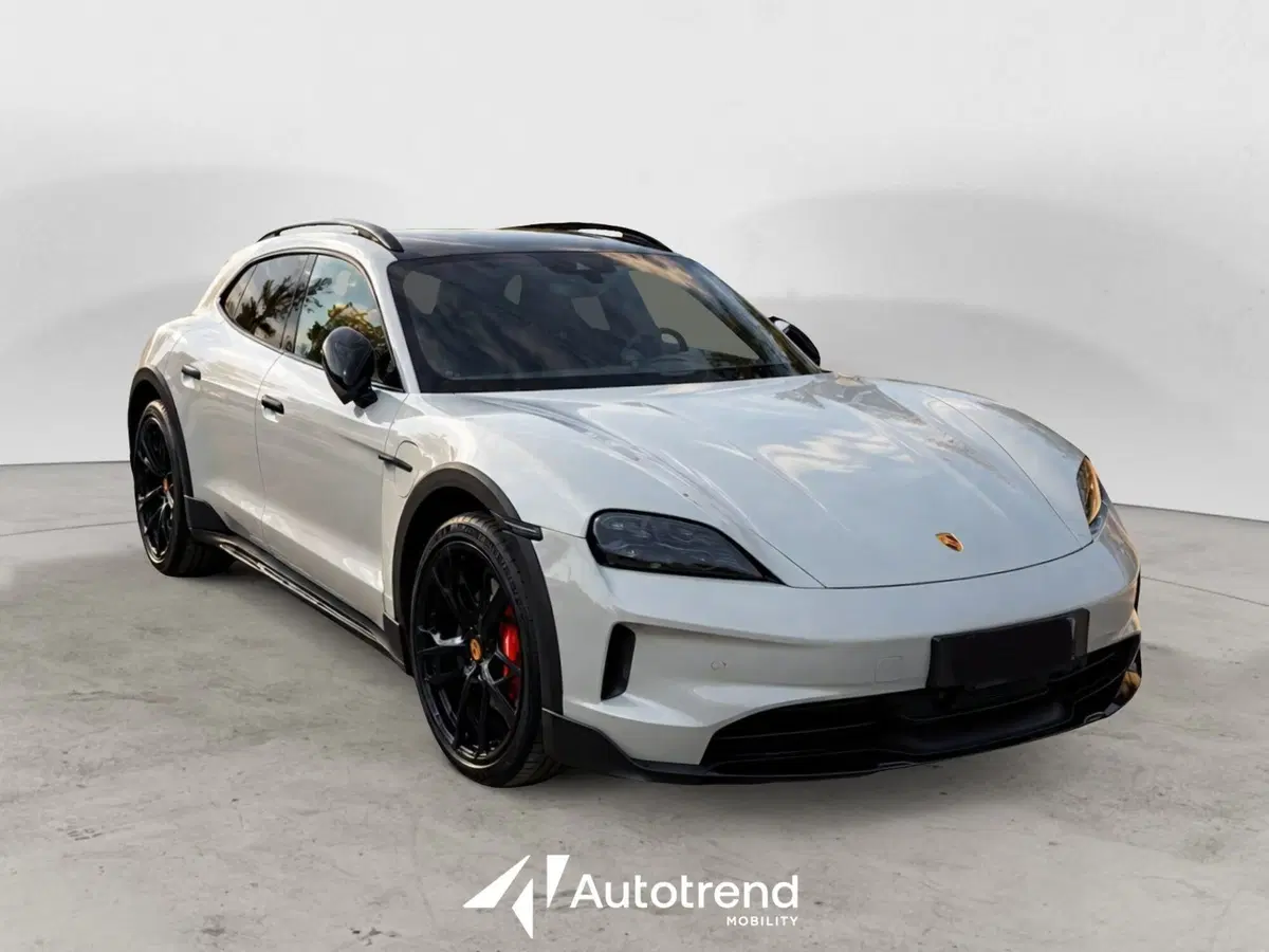 Porsche Taycan Cross Turismo usata a Bari (2)