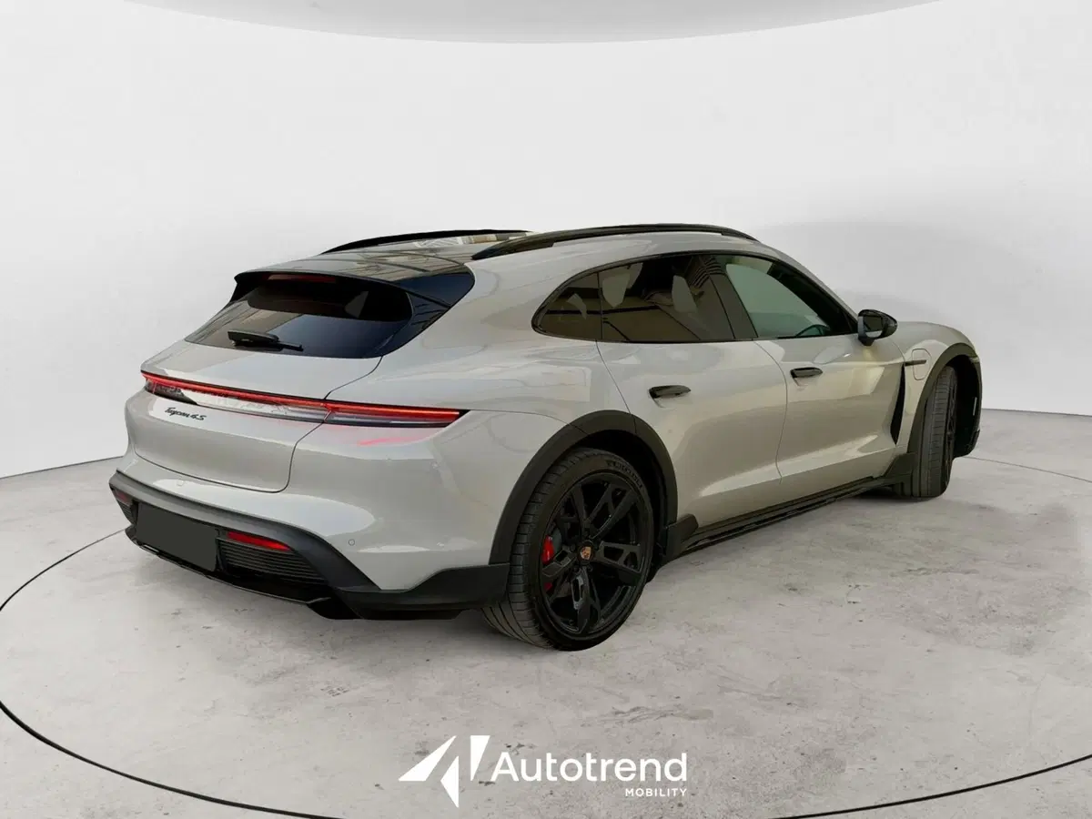 Porsche Taycan Cross Turismo usata a Bari (3)