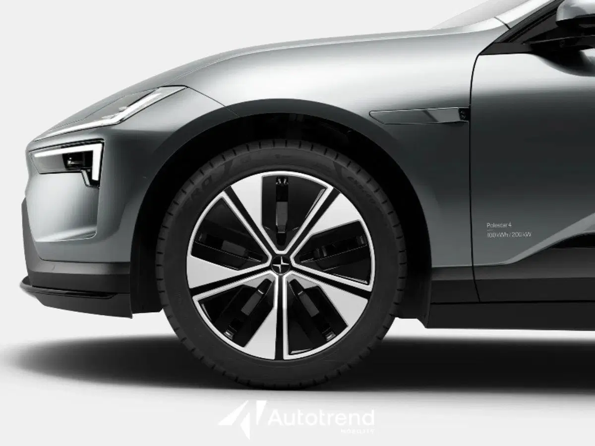 Polestar Polestar 4 Coupé nuova a Bari (7)