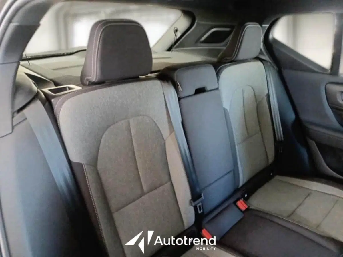 Volvo XC40 usata a Bari (17)