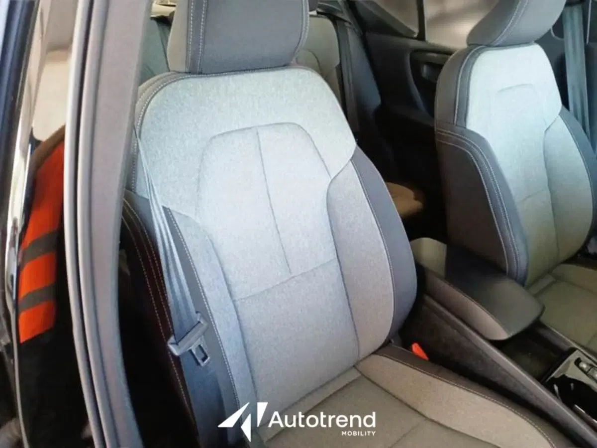 Volvo XC40 usata a Bari (6)