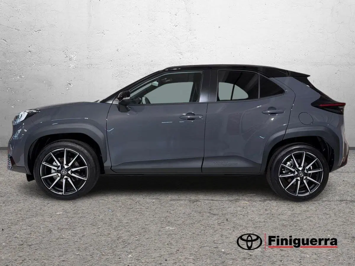 Toyota Yaris Cross nuova a Lecco (6)