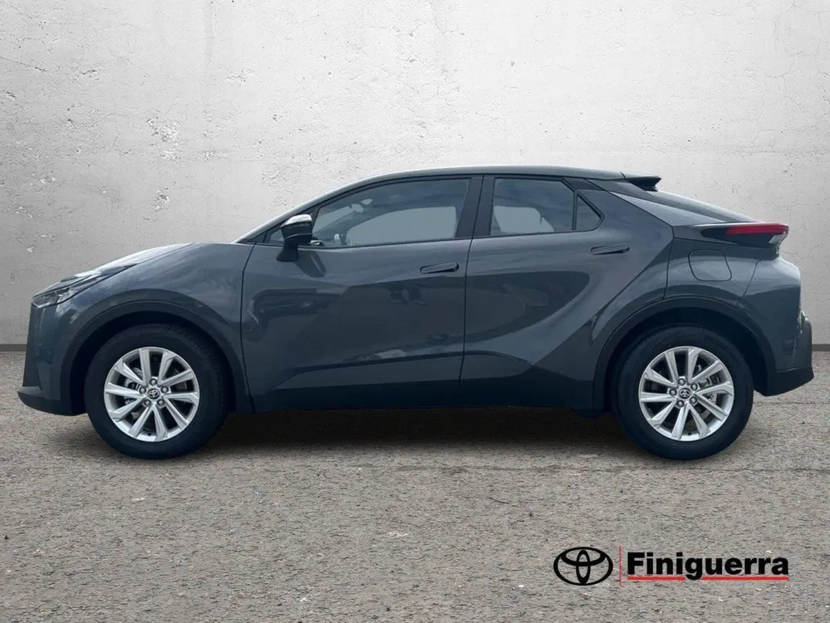 Toyota Toyota C-HR nuova a Lecco (6)