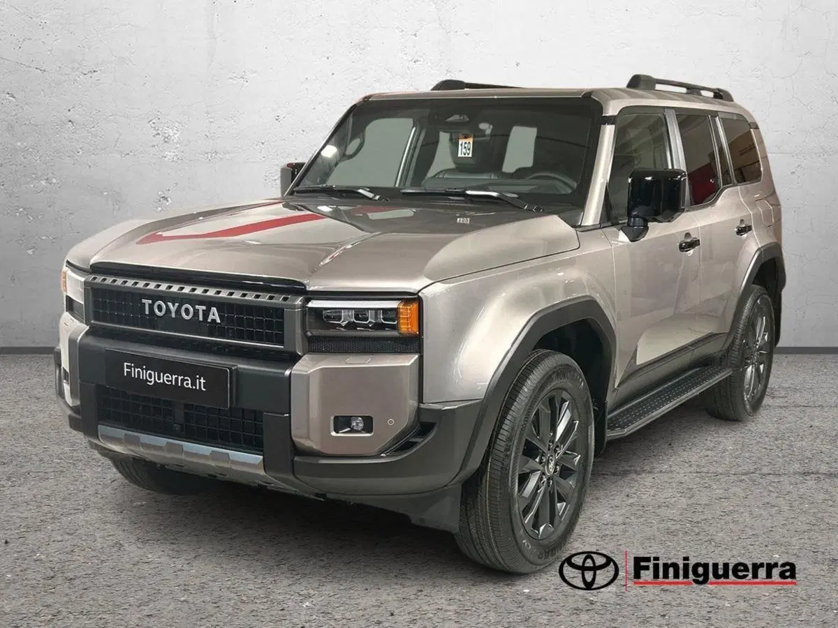 Toyota Land Cruiser nuova a Lecco