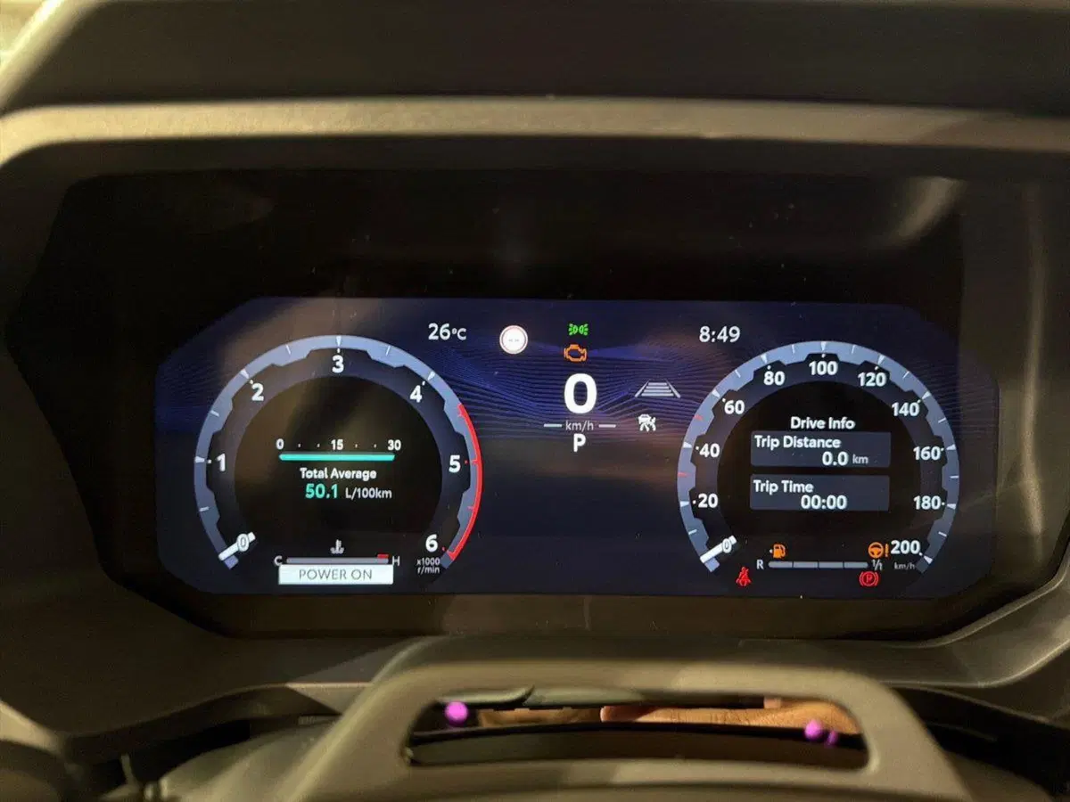Toyota Hilux nuova a Lecco (9)