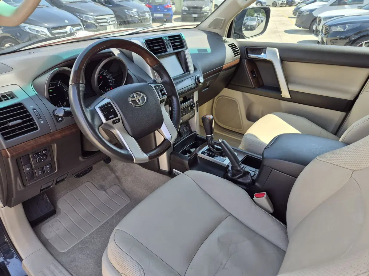 Toyota Land Cruiser usata  (6)