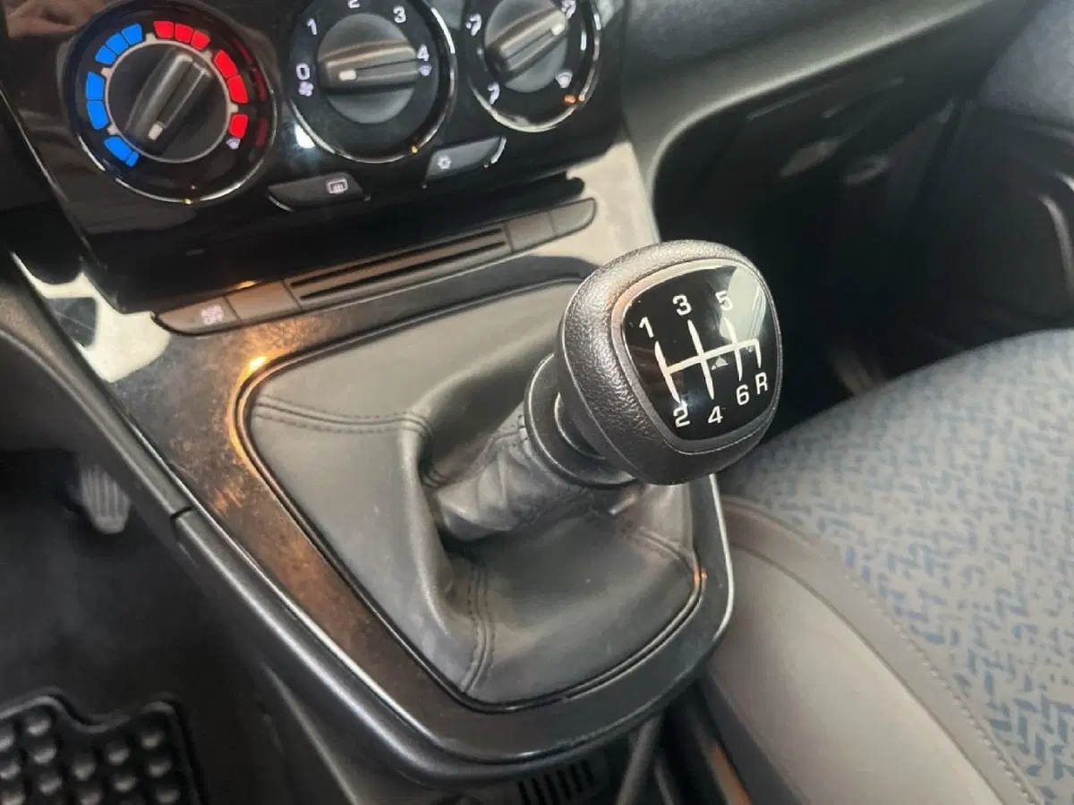 Lancia Ypsilon usata a Torino (11)