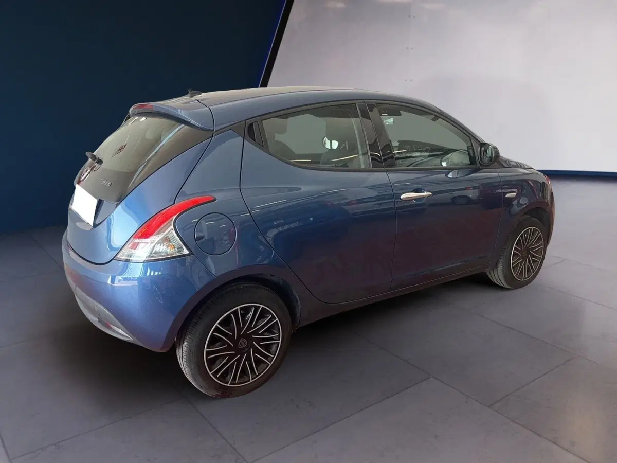 Lancia Ypsilon usata a Torino (6)