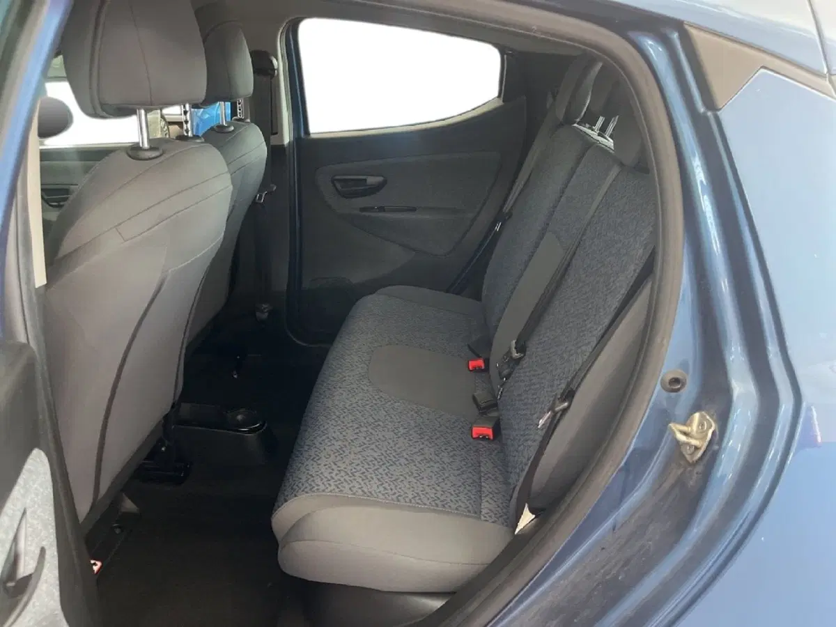 Lancia Ypsilon usata a Torino (7)