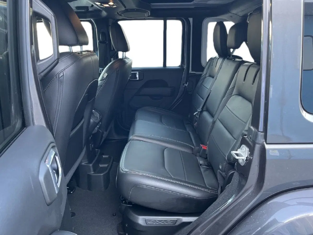 Jeep Wrangler Unlimited usata a Torino (8)