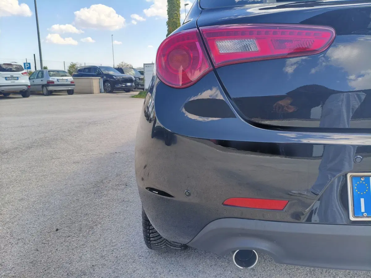 Alfa Romeo Giulietta usata a Matera (10)