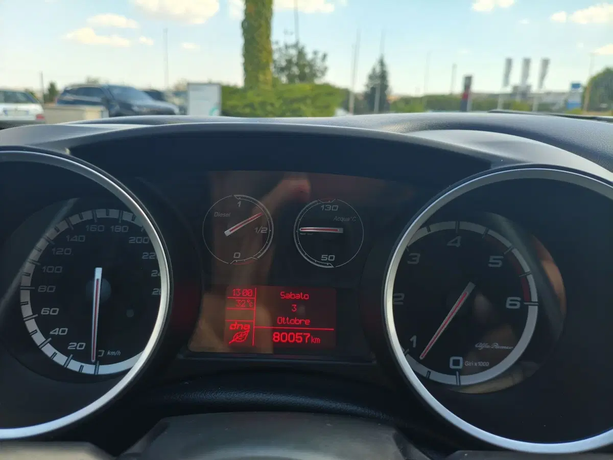 Alfa Romeo Giulietta usata a Matera (18)