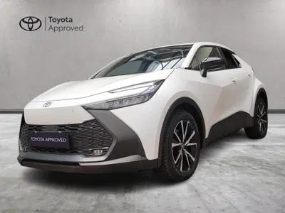 Toyota Toyota C-HR 2.0 phev Trend fwd e-cvt del 2025 usata a Milano