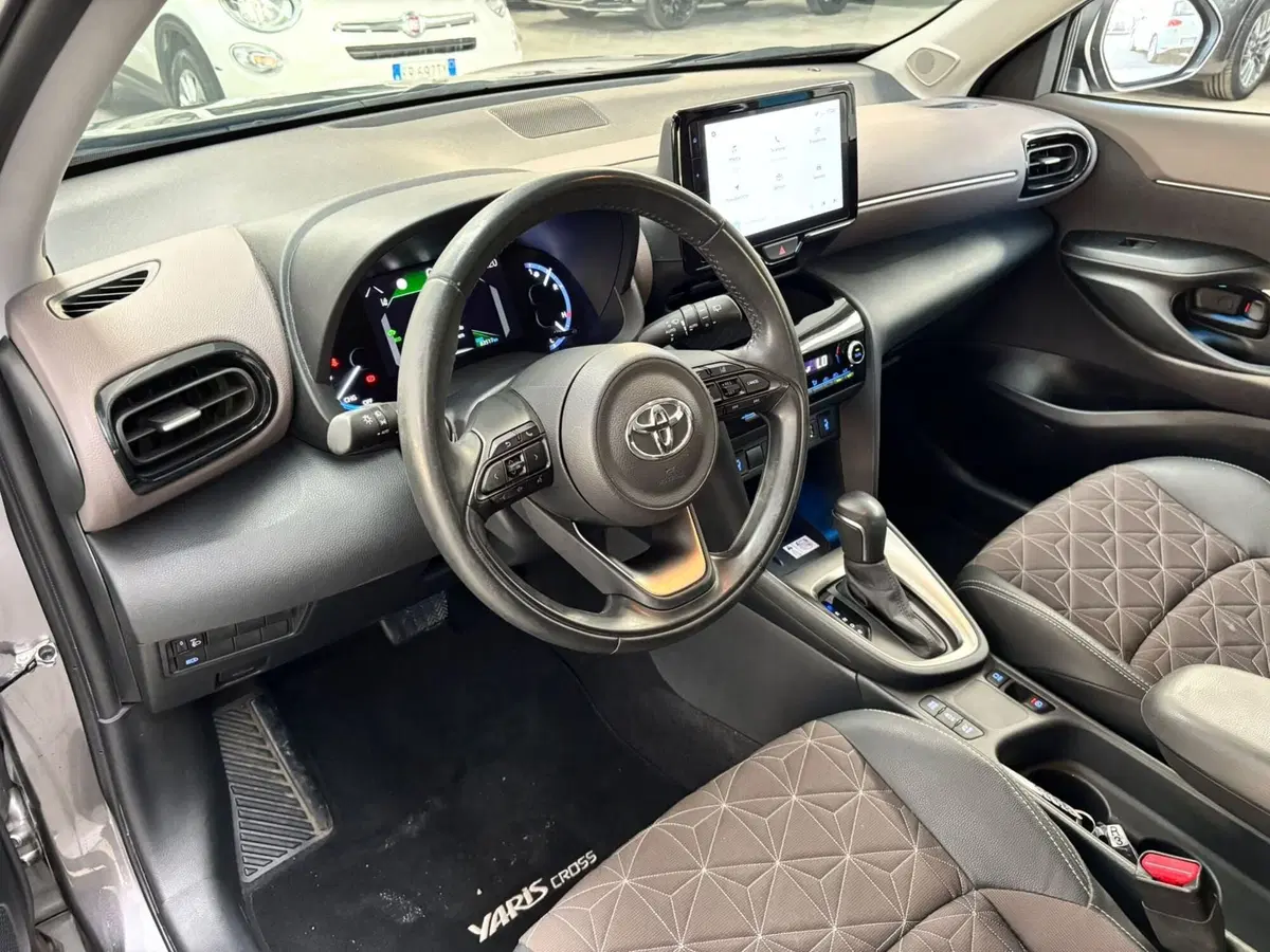 Toyota Yaris Cross usata a Modena (10)