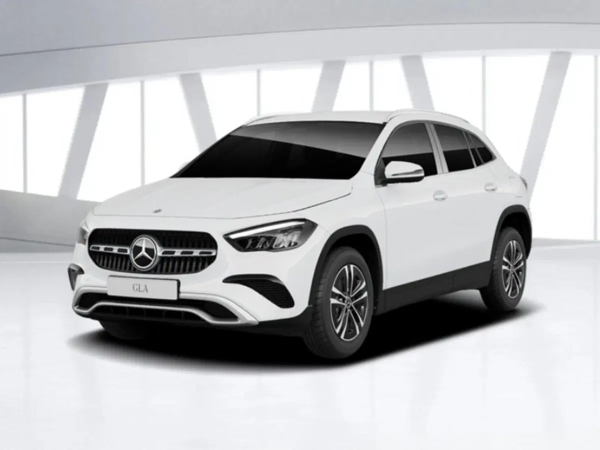 Mercedes-Benz GLA SUV nuova a Pisa