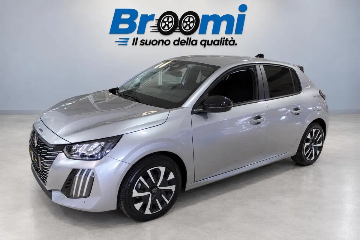Peugeot 208 nuova a Cremona (3)