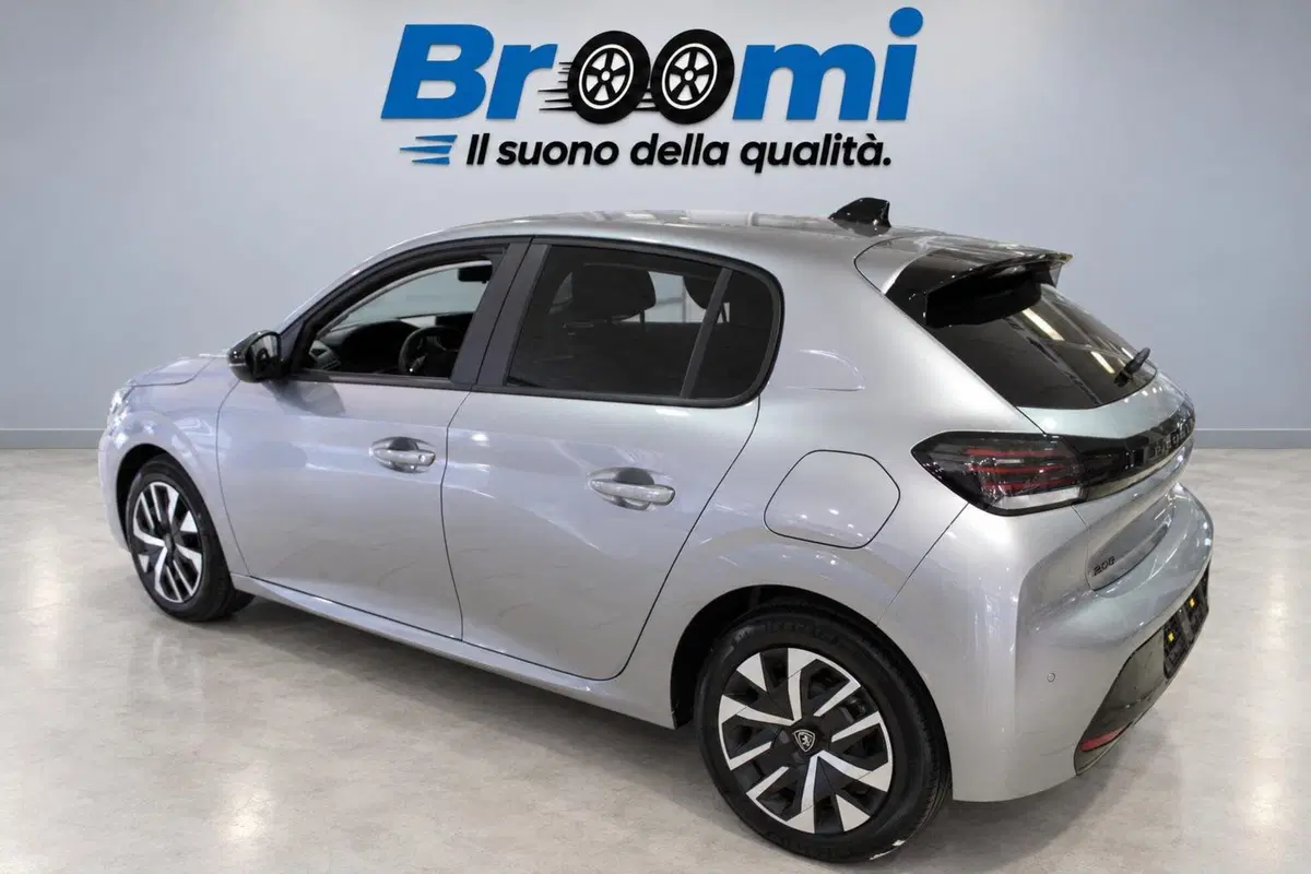 Peugeot 208 nuova a Cremona (6)