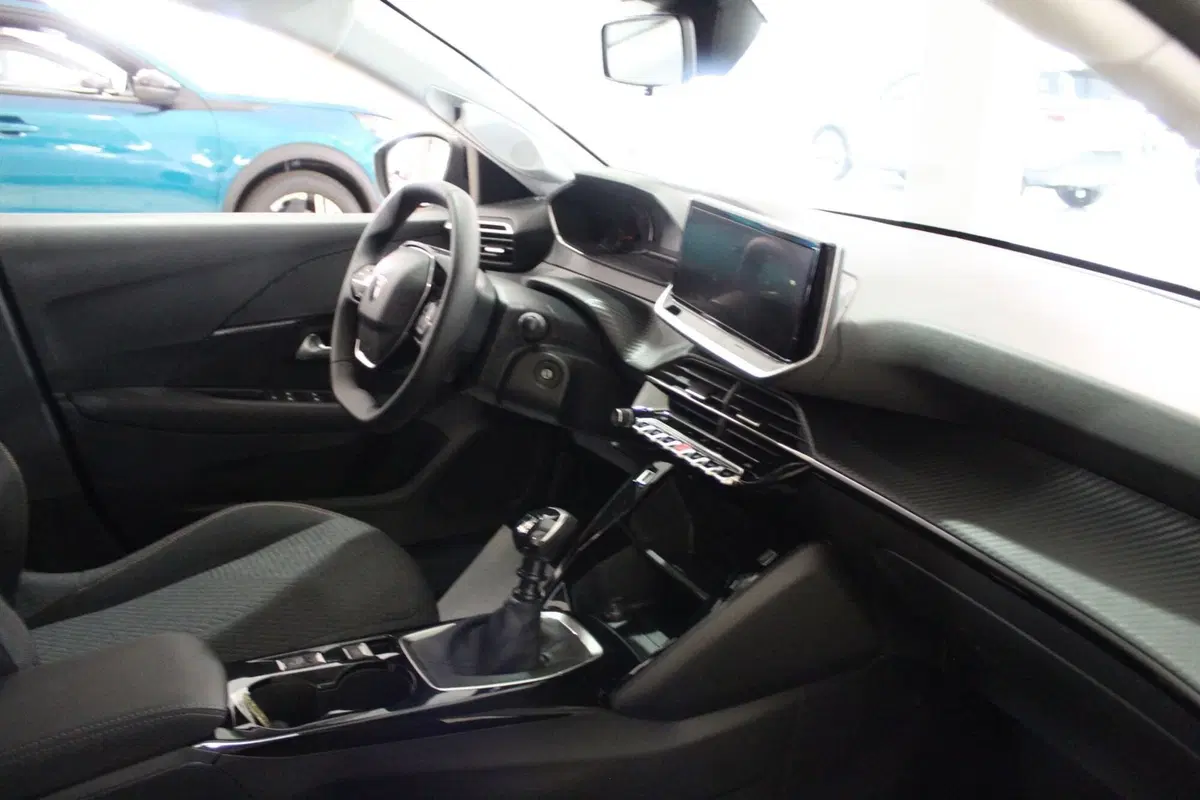 Peugeot 208 nuova a Cremona (9)