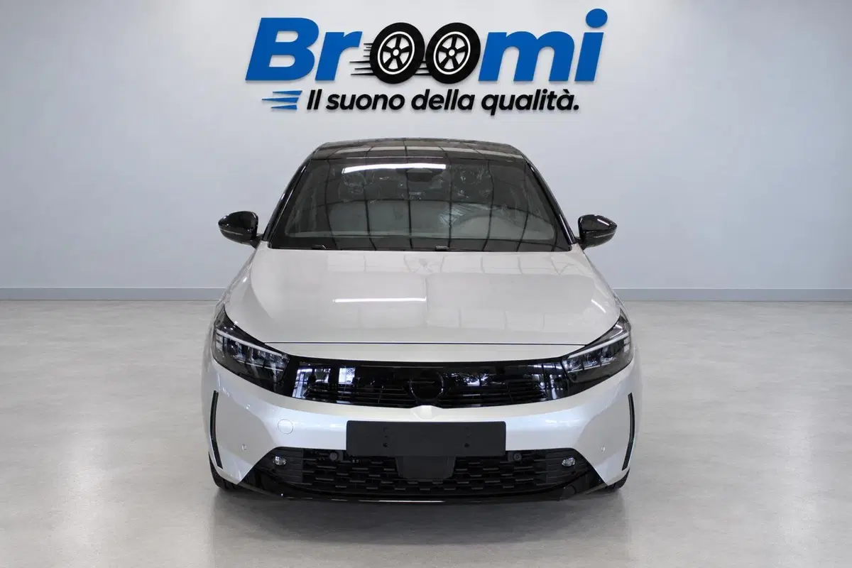 Opel Corsa nuova a Cremona