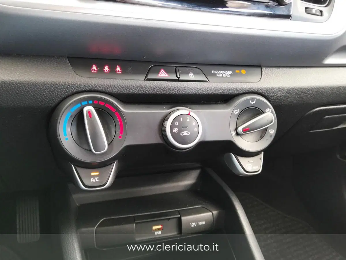 Kia Stonic usata a Como (14)