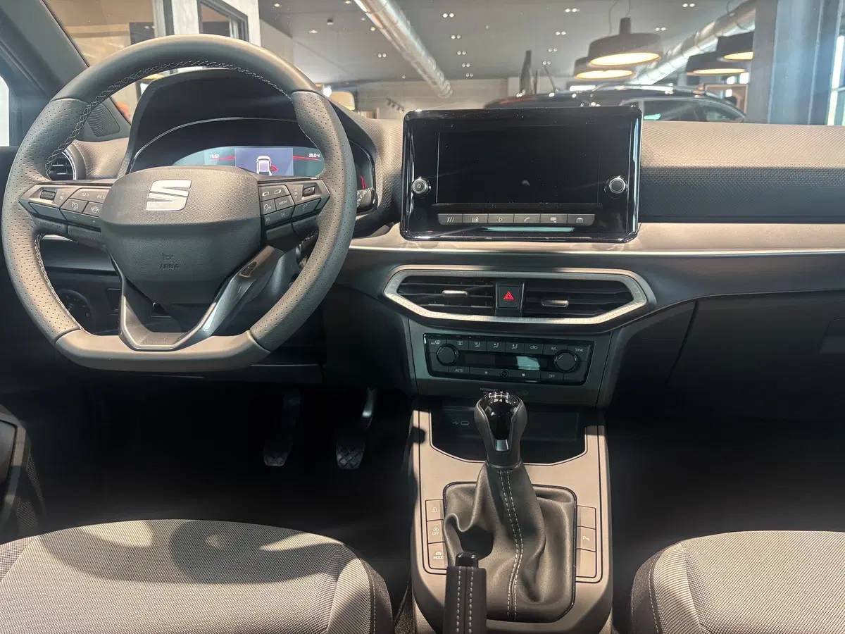 SEAT Ibiza nuova a Ferrara (12)