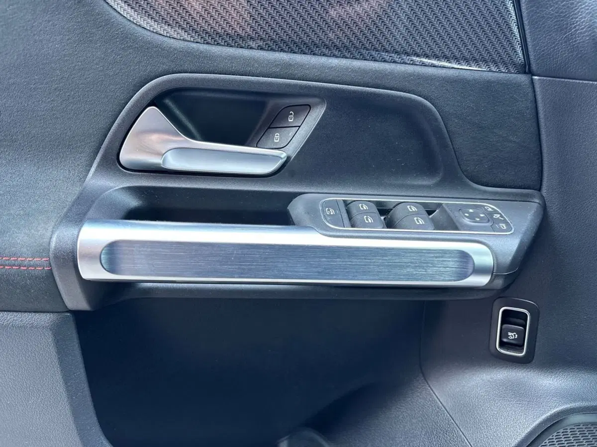 Mercedes-Benz GLB usata a Pescara (12)