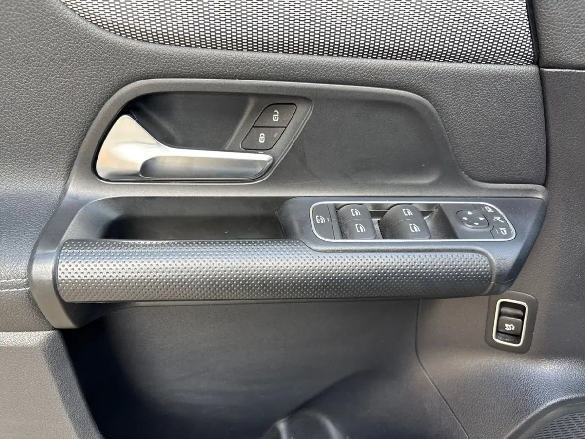 Mercedes-Benz GLA SUV usata a Pescara (12)