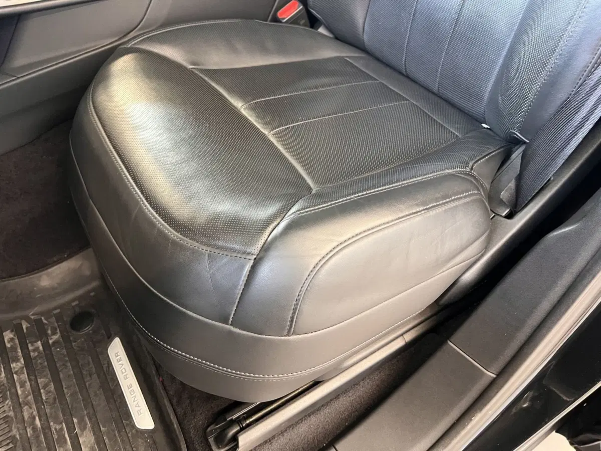 Land Rover Range Rover Sport usata a Bari (18)