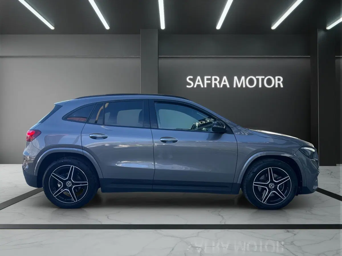 Mercedes-Benz GLA SUV usata a Cosenza (7)