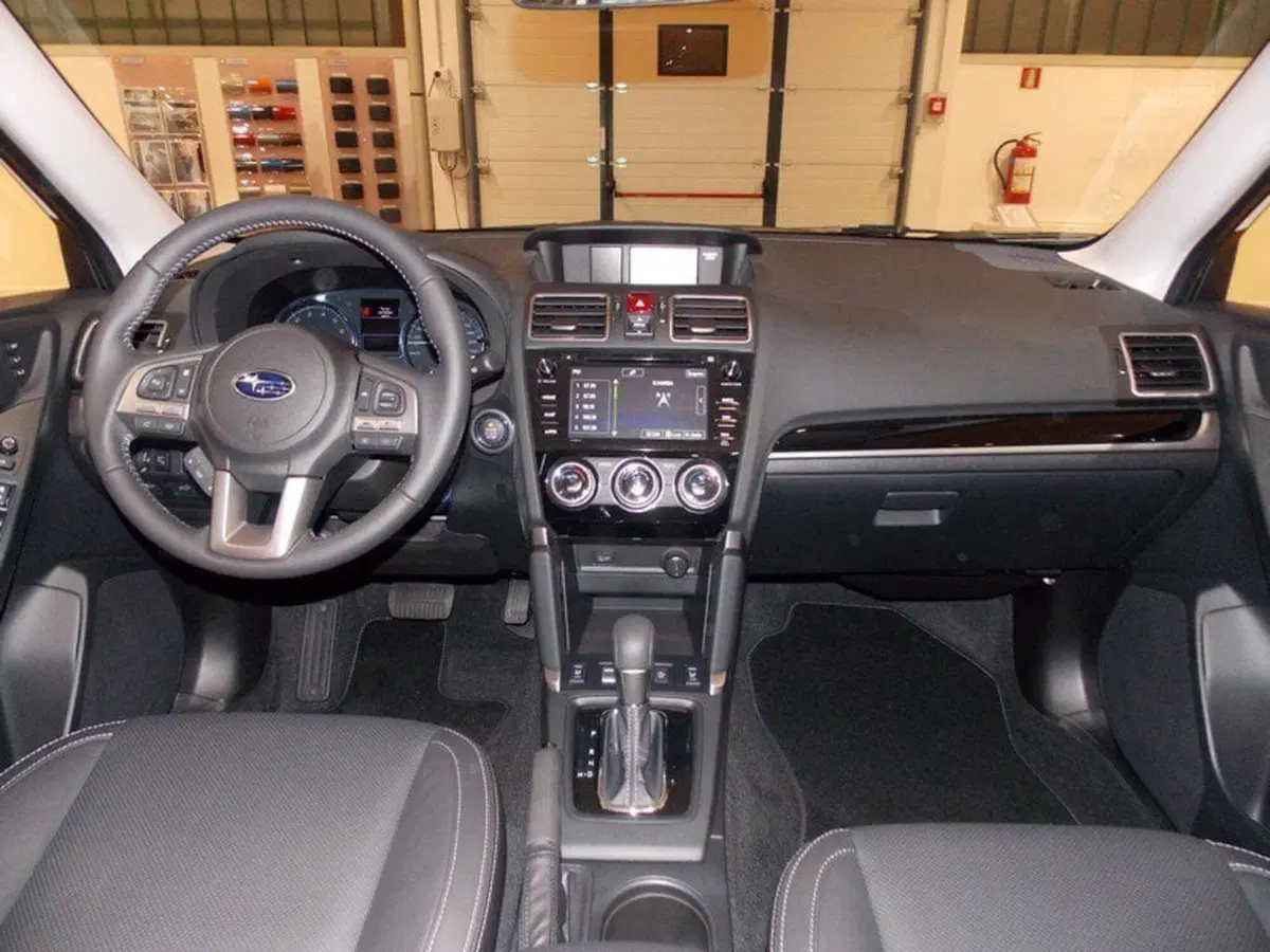 Subaru Forester usata a Como (10)
